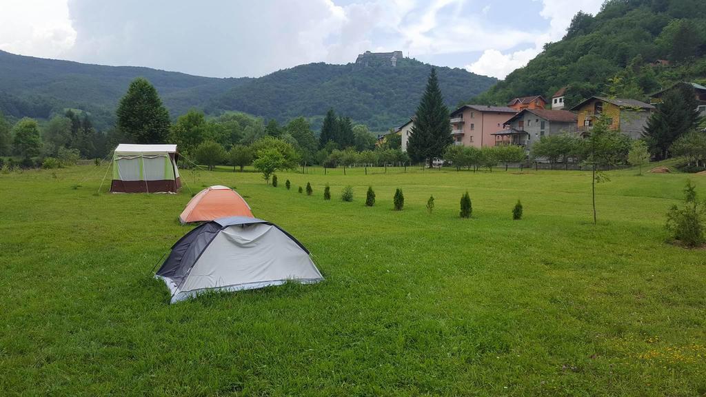 Auto Kamp Lav Otel Kulen Vakuf Dış mekan fotoğraf