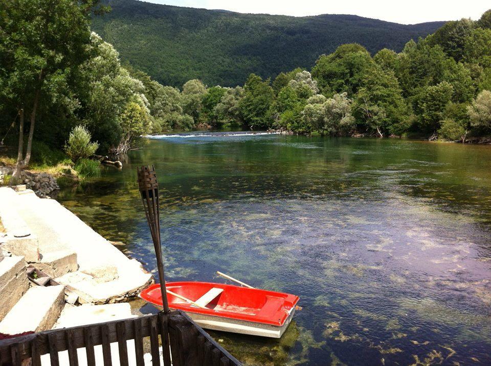 Auto Kamp Lav Otel Kulen Vakuf Dış mekan fotoğraf