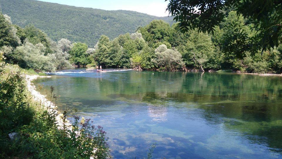 Auto Kamp Lav Otel Kulen Vakuf Dış mekan fotoğraf