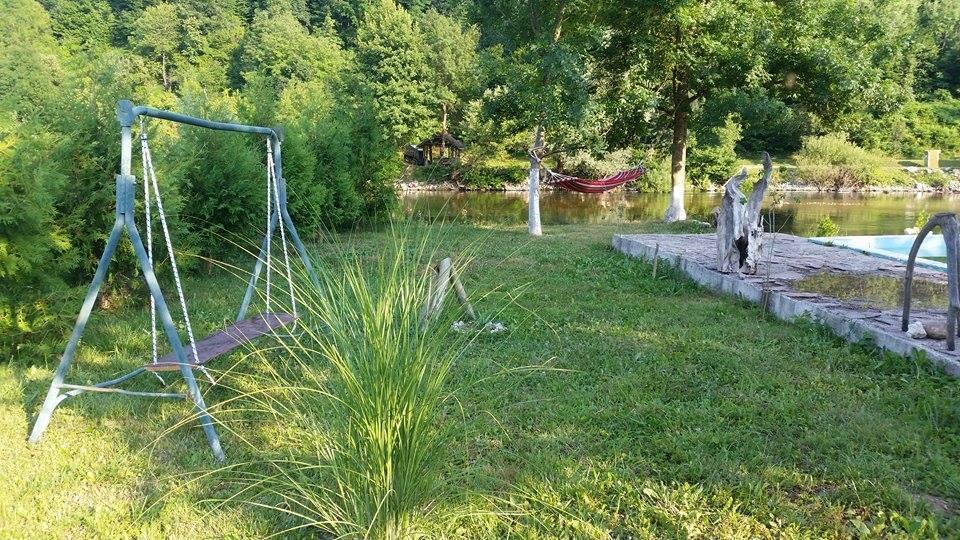 Auto Kamp Lav Otel Kulen Vakuf Dış mekan fotoğraf
