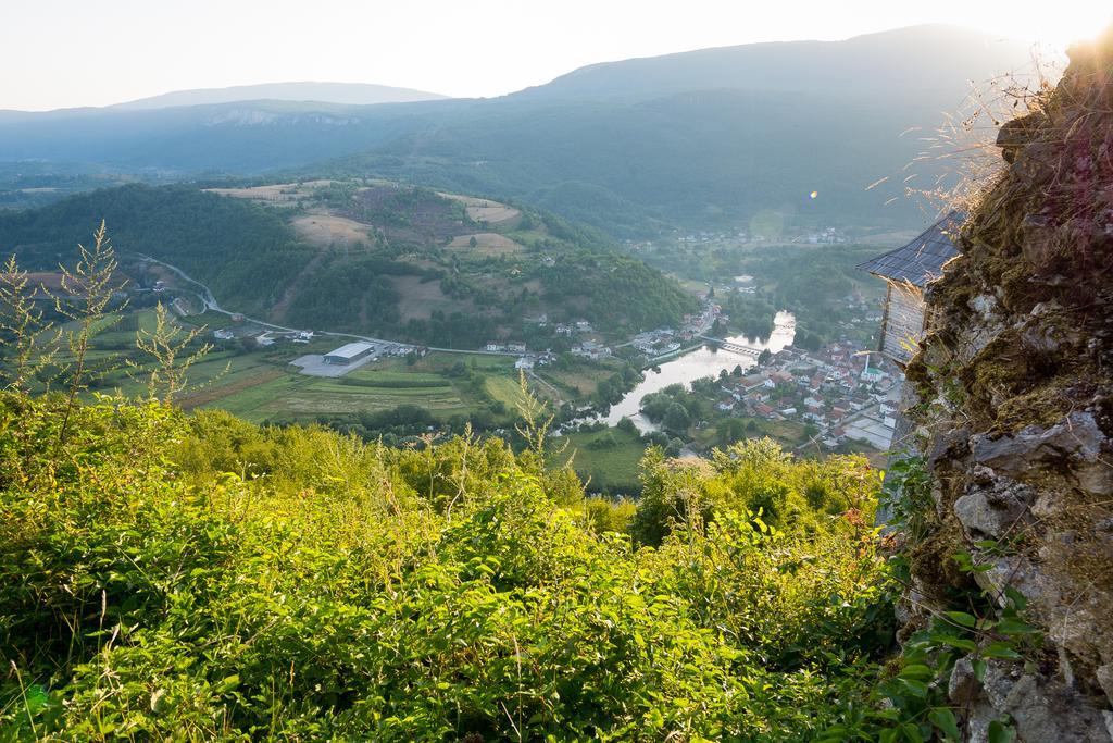 Auto Kamp Lav Otel Kulen Vakuf Dış mekan fotoğraf
