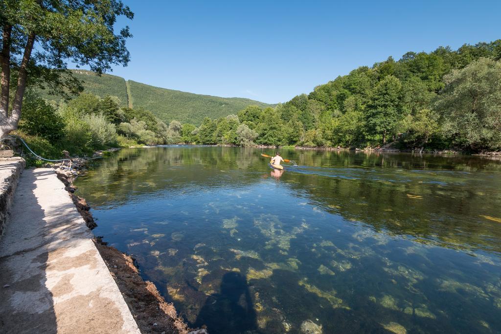 Auto Kamp Lav Otel Kulen Vakuf Dış mekan fotoğraf