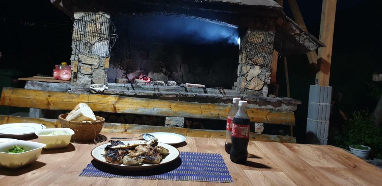 Auto Kamp Lav Otel Kulen Vakuf Dış mekan fotoğraf