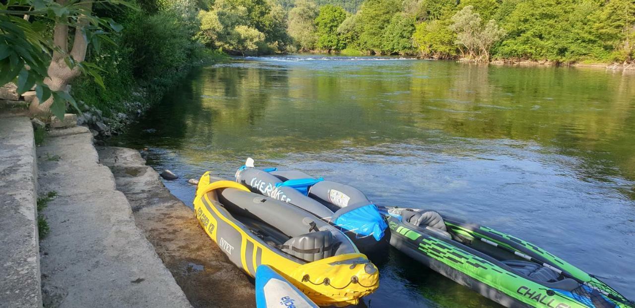 Auto Kamp Lav Otel Kulen Vakuf Dış mekan fotoğraf
